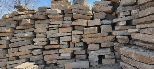 老石板、舊石材與仿古石材加工廠家價格與工藝解析